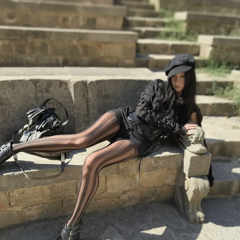 镜头角度 · 超长焦 (300mm+)