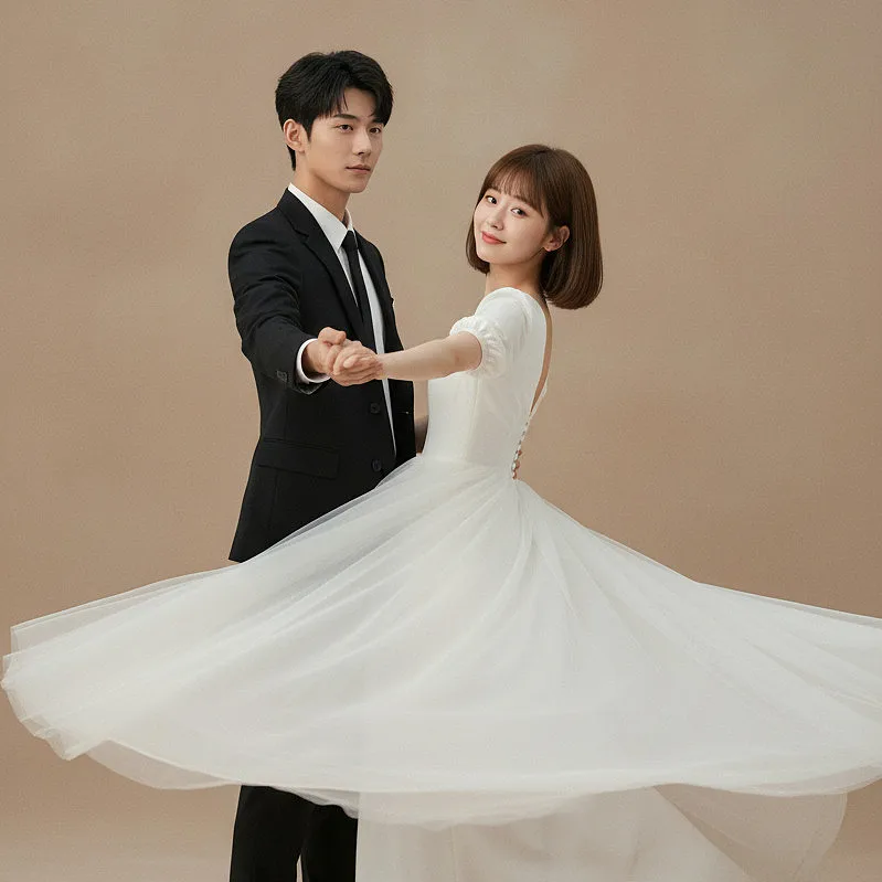 情侣双人写真 · 西式婚纱，旋转裙摆