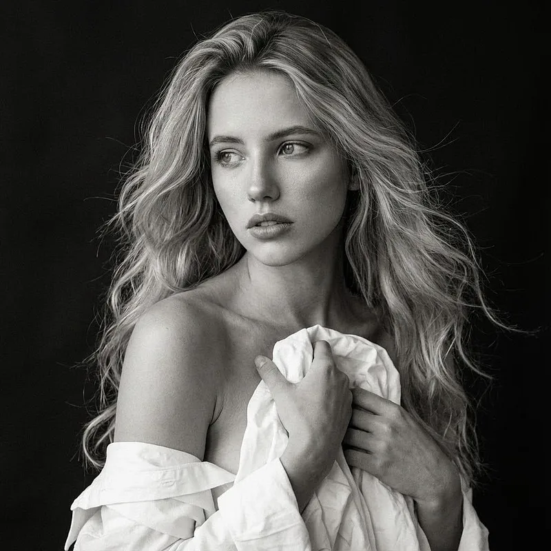 女生写真 · 性感黑白艺术照