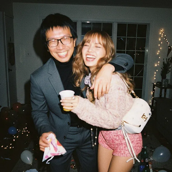 生活场景自拍 · party 上亲密合影